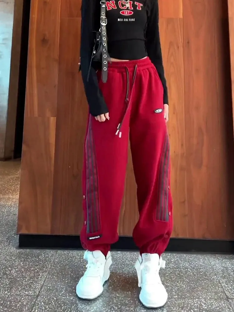 Casual joggers with graphic three-bar women sweatpants