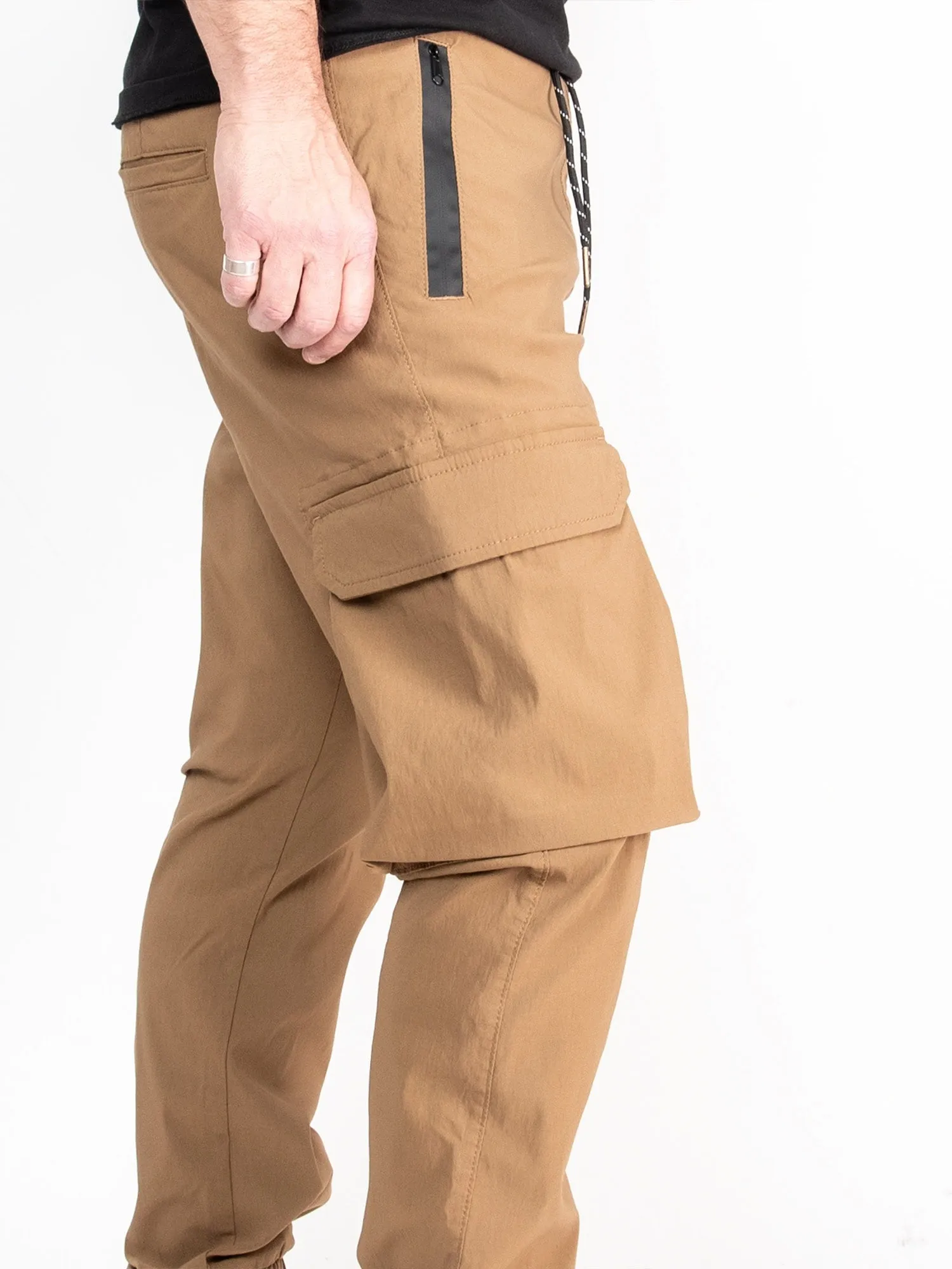 MEN'S BARRET PERFORMANCE TECH CARGO JOGGERS