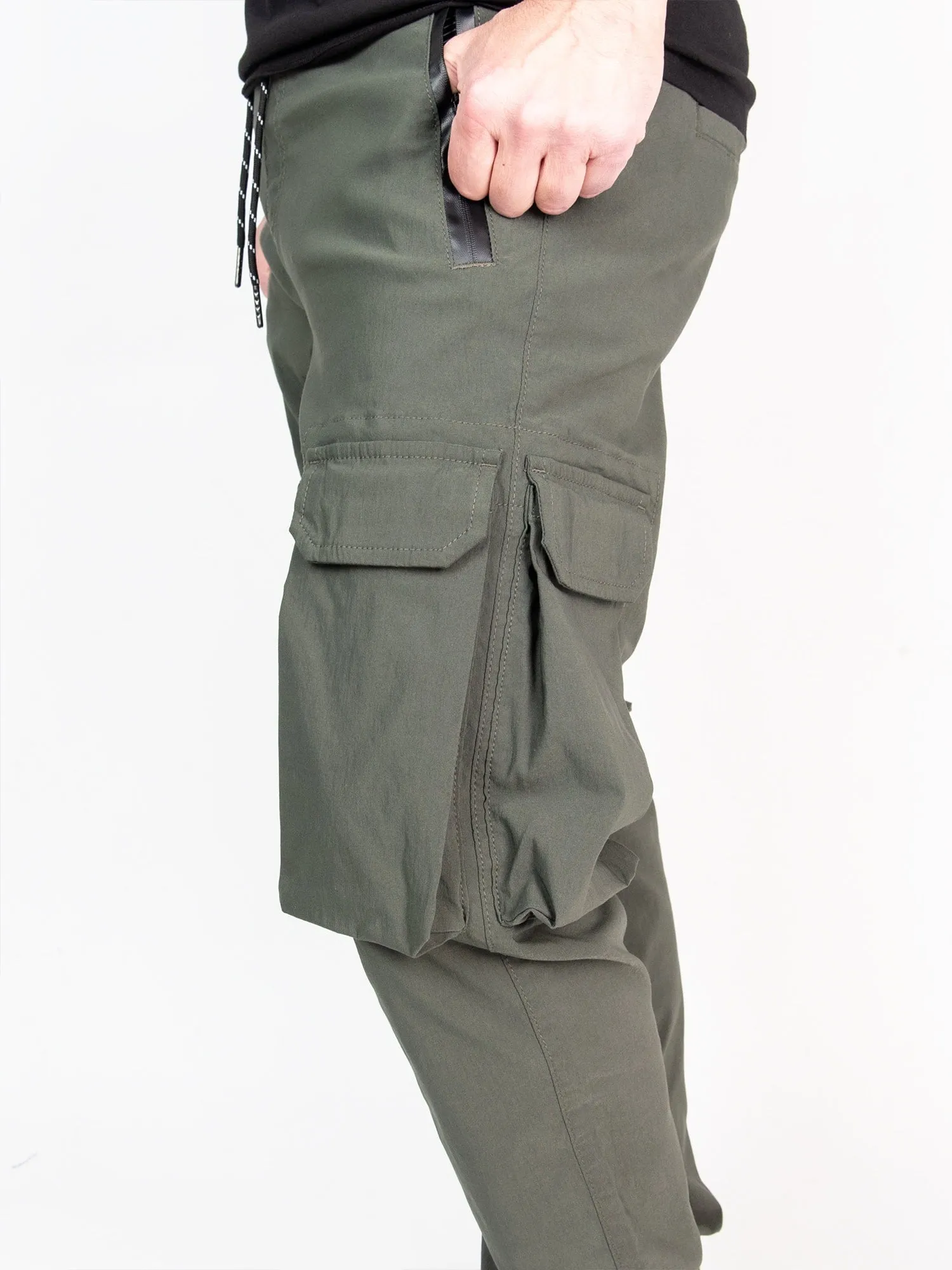 MEN'S BARRET PERFORMANCE TECH CARGO JOGGERS